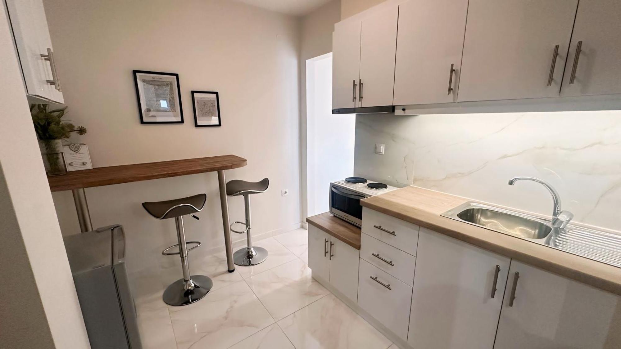 La Perla Apartments Каламата Экстерьер фото