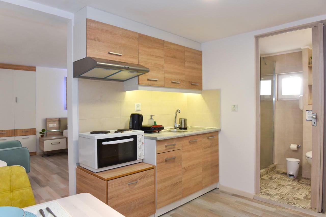 La Perla Apartments Каламата Экстерьер фото