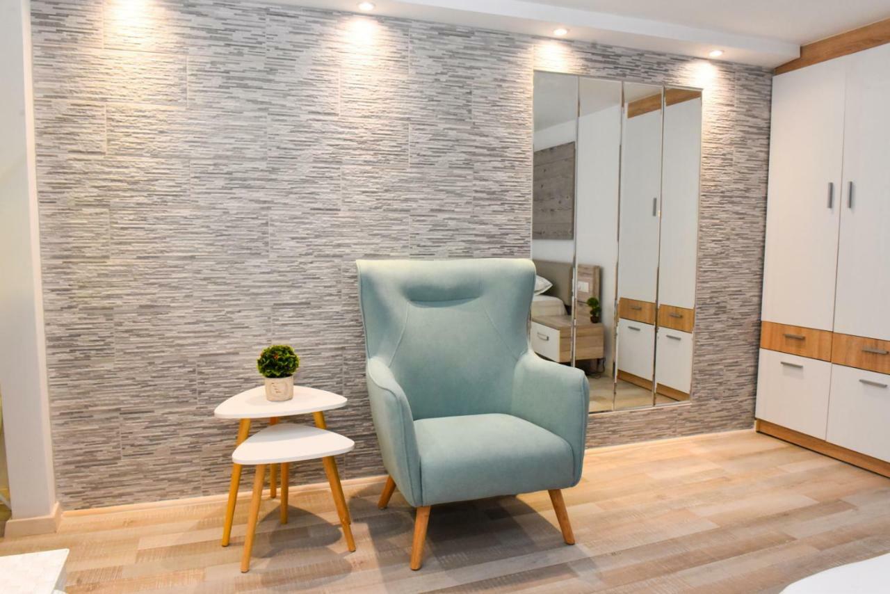 La Perla Apartments Каламата Экстерьер фото