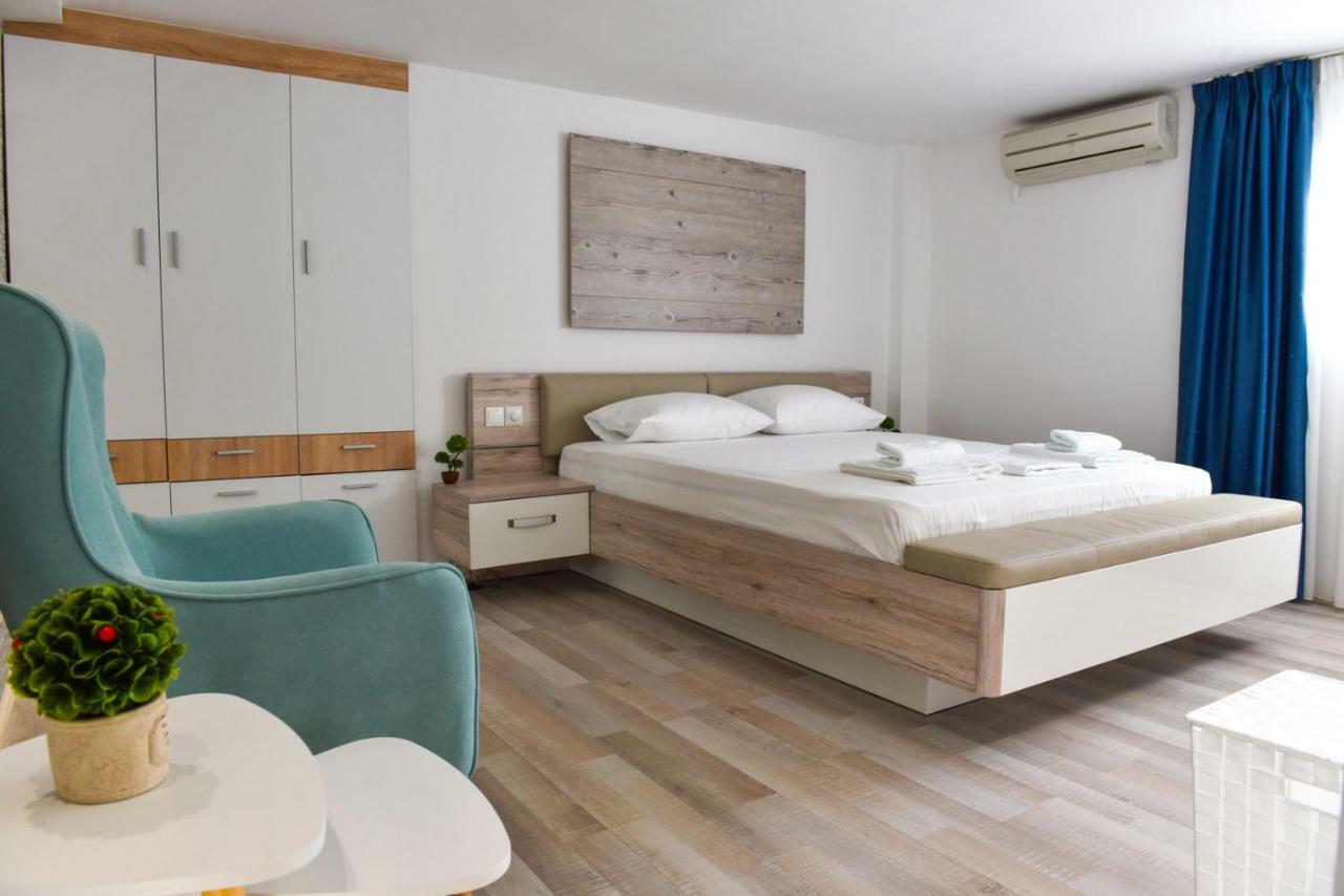 La Perla Apartments Каламата Экстерьер фото