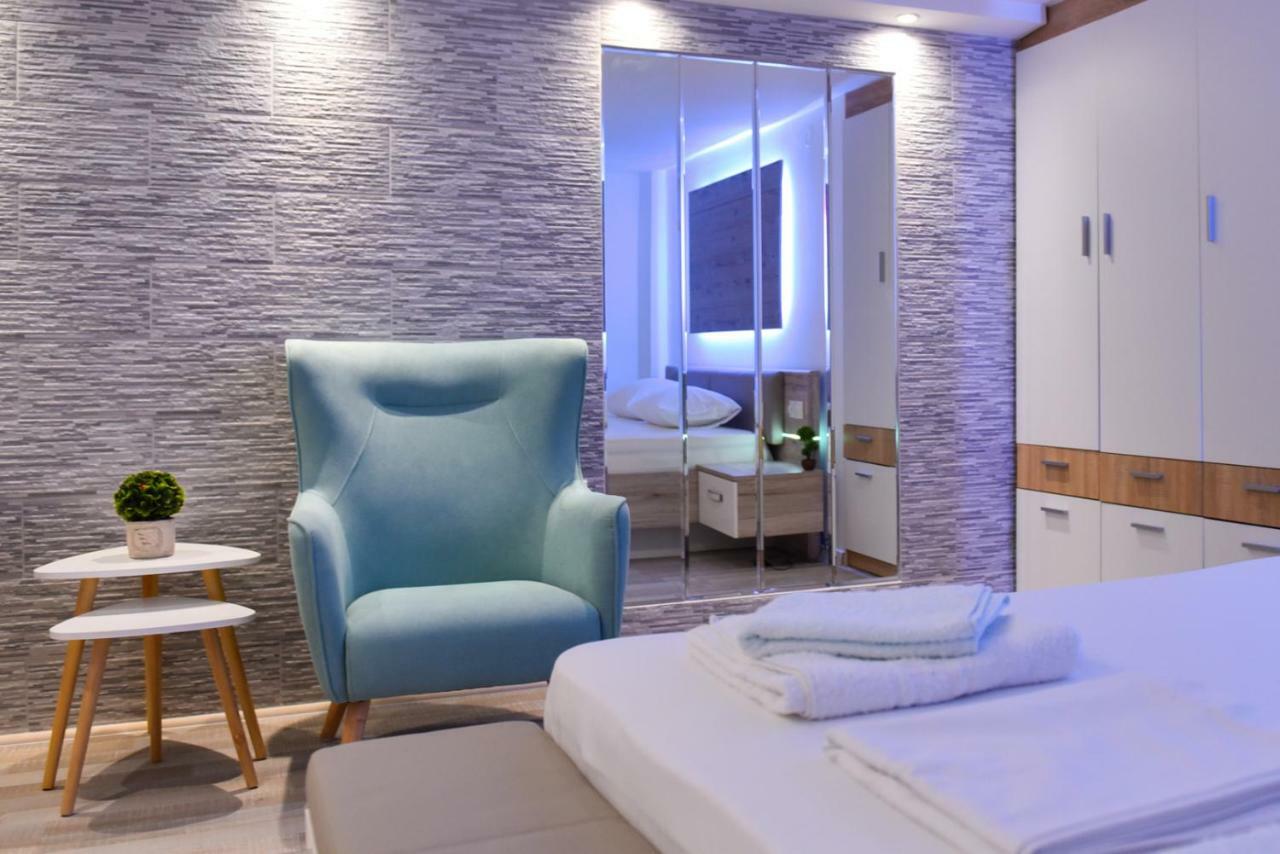 La Perla Apartments Каламата Экстерьер фото