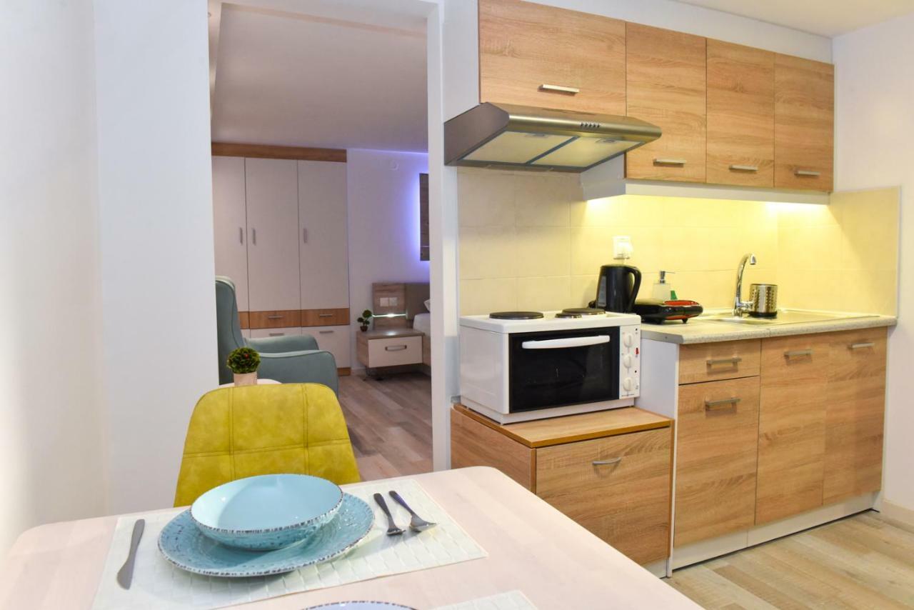 La Perla Apartments Каламата Экстерьер фото